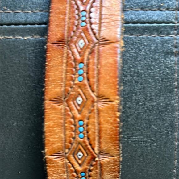 Vintage | Tan Tooled Leather Belt with Solid Brass Buckle Boho Western - Picture 6 of 10